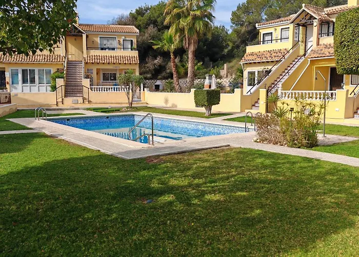 Sandy Bunker 2 Bed Apartment And Pool
